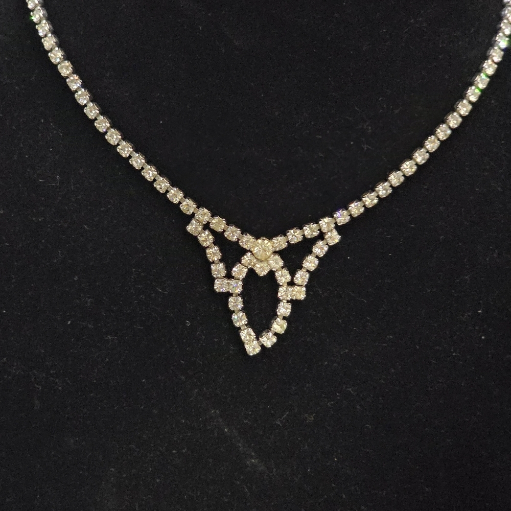 Vintage Rhinestone Heart Drop Necklace Sparkly Silver Tone - Picture 2 of 6